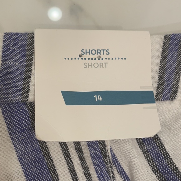 Nwt Linen shorts - Picture 3 of 4